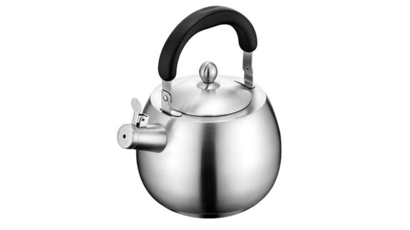 silver kettle wit black handle
